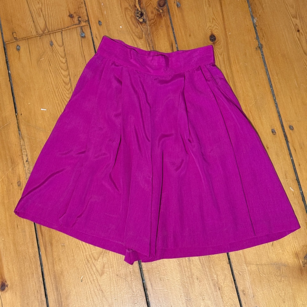Silky shorts Anna Kriste vintage fuschia pink magenta pockets pleats high waist